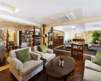 Coco Garden Resort Okinawa - Uruma - Sala de estar