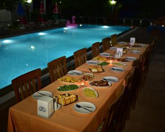 Gunlu Pansiyon - Göcek - Restaurant