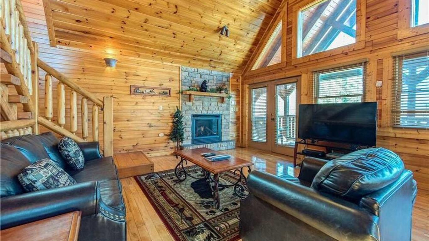 Mountain Dreams II 3 Bedroom Home with Hot Tub