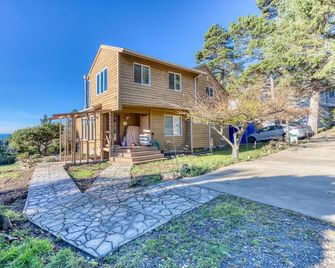 Spa Home! Hot Tub & Sauna, Ocean View , Ac+ Ev Charger, Wheelchair Lift. - Oceanside - Edificio
