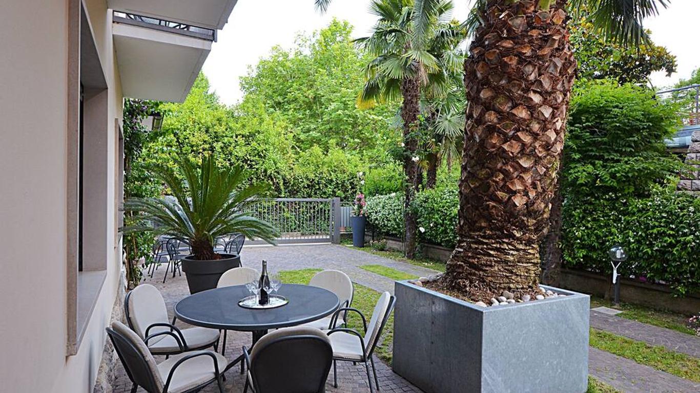 Villa Phoenix - Lake Apartments