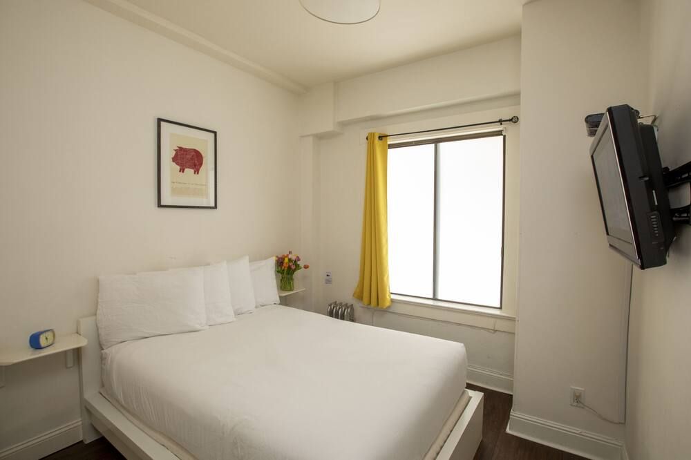 Economy Double Room with Ensuite Bathroom - סן פרנסיסקו - חדר שינה