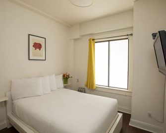 Economy Double Room with Ensuite Bathroom - סן פרנסיסקו - חדר שינה