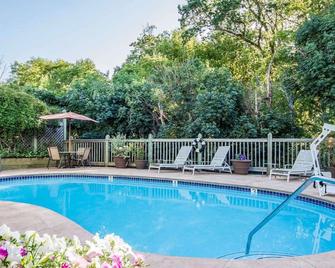 Baechtel Creek Inn, Ascend Hotel Collection - Willits - Басейн
