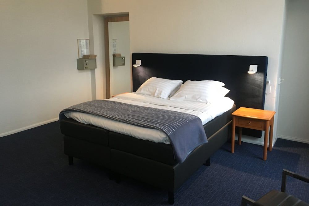 Hotel Wilhelmina - Venlo - Bedroom