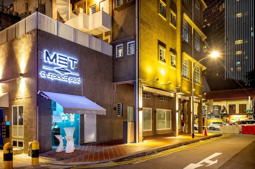 Met A Space Pod at Arab Street