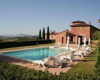 Agriturismo Terra Rossa - Valiano - Piscina