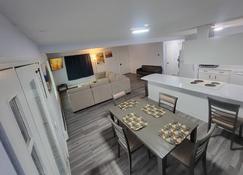 Family Friendly Apartment - Nome - Dining room