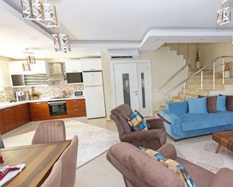 Paradise Town Villa Beltania - Serik - Living room