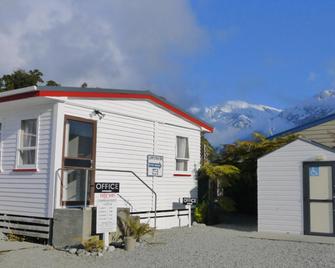 Franz Josef Holiday Rentals - Franz Josef Glacier - Building