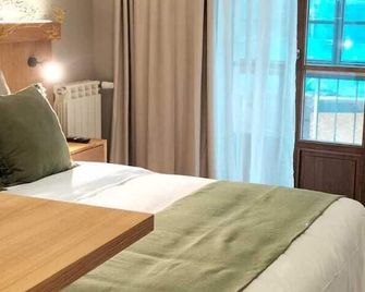 Zalle Oviedo Suites - Oviedo - Schlafzimmer