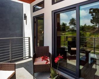 Steps to Balboa Park- Brand New Apt - Cozy Studio - San Diego - Balcón