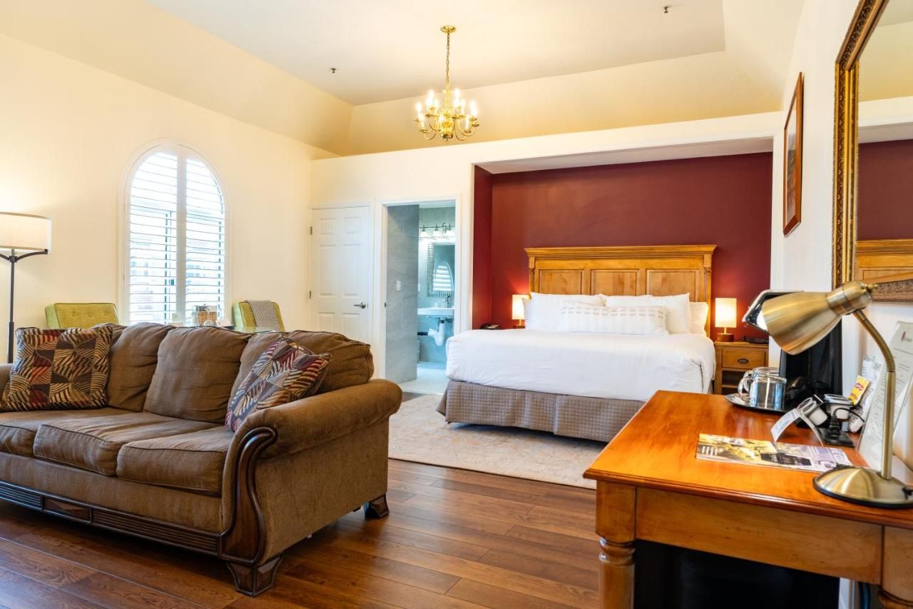 Elm House Inn thumbnail 3