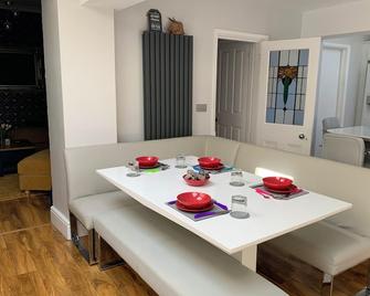 Delightful Luxury Bath & Breakfast 3 - Brighton