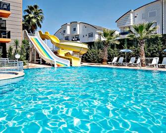 Dionisus Hotel - Belek - Bazén