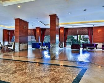 Hedef Beach Resort & Spa Hotel - Alanya - Lobby