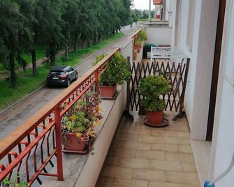 B&B Leopardi - Lequile - Balcón
