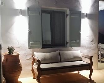 'Cedar' traditional Cycladic apartmentbrbr00000483813 - Kimolos - Living room