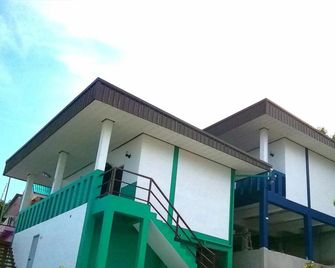 Neutron Bungalow - Ko Si Chang - Building