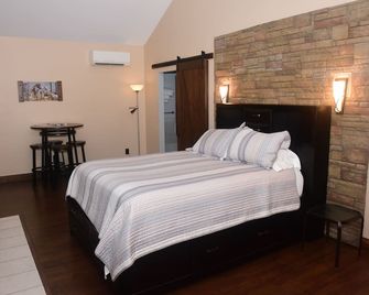 The Fields Of Eden Inn - Eden - Bedroom