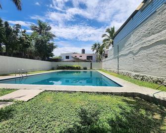 Cuernavaca - Emiliano Zapata - Alberca