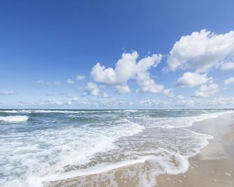 Strandhotel Dünenmeer - Ostseebad Dierhagen - Beach