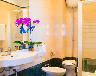 Hotel Dei Pini - Porto Empedocle - Bathroom