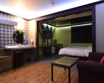 Mellow - Daegu - Habitación