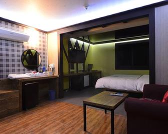 Mellow - Daegu - Habitación