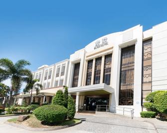 Bliss Hotel San Fernando Pampanga City - San Fernando - Building