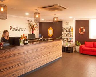 Wine Country Motor Inn - Cessnock - Front desk