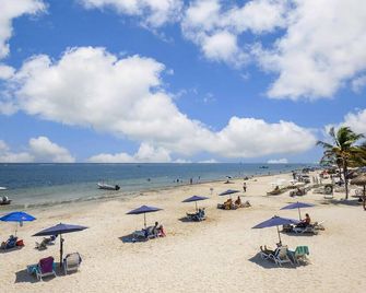 Third Floor Spacious Condimunium beach side - Puerto Morelos - Strand