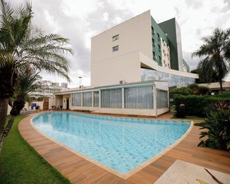 Comfort Suites Londrina - Londrina - Pool