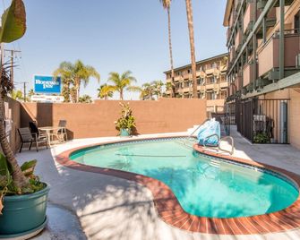 Queencity Inn - Signal Hill