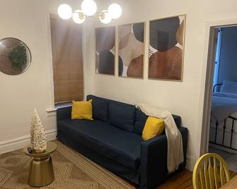 Beautiful spacious 2 bedroom apartment in Prospect heights - Brooklyn - Sala de estar