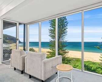 Forresters Dunes - Downstairs - Forresters Beach - Balcón