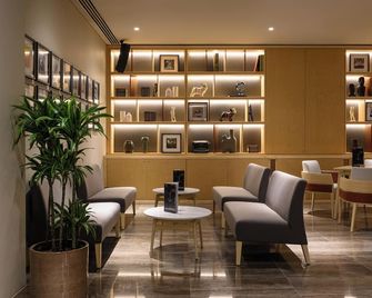 إنسايد باي ميليا براجا سنترو - براغا - ردهة