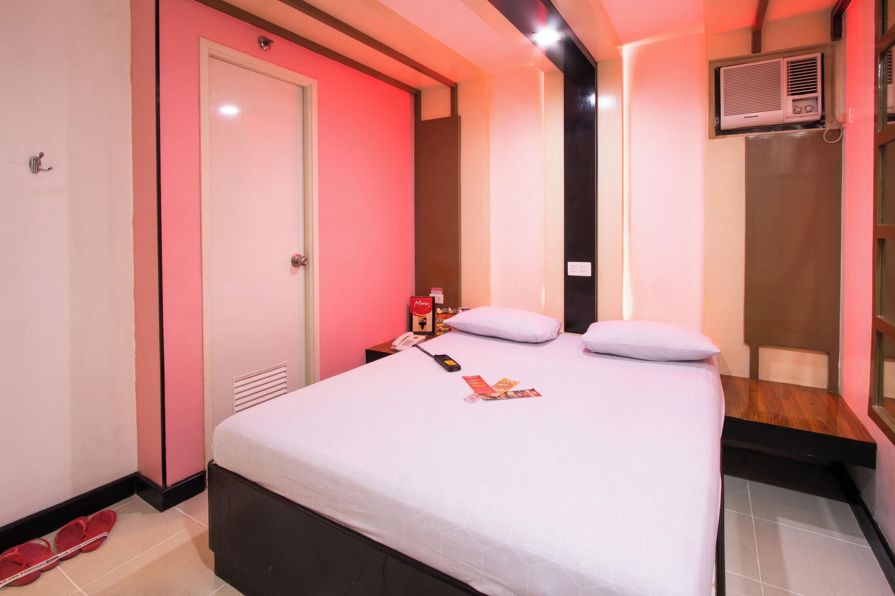 Hotel Sogo Santolan - Pasig