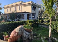 Villa Anna Guesthouse - Brindisi - Außenansicht