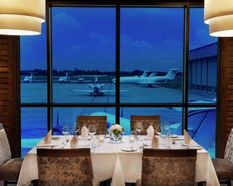 Legend Hotel Lagos Airport, Curio Collection by Hilton - Lagos - Restaurant