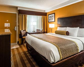 Best Western Cape Cod Hotel - Hyannis - Bedroom