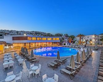 Bendis Beach Hotel - Akyarlar - Pool