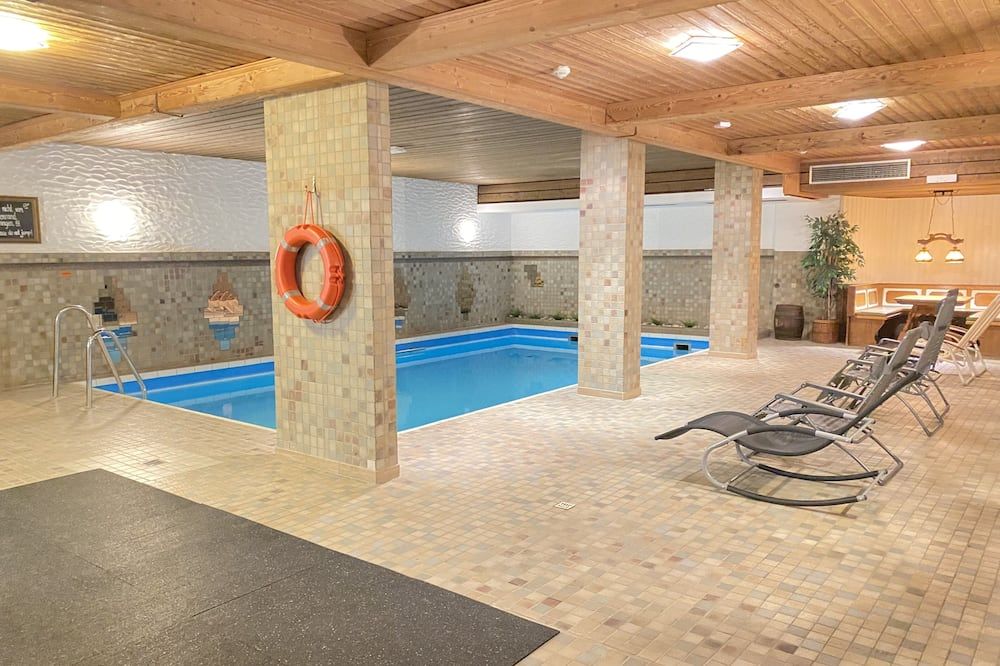 بورجهوتل نورنبيرج - نورمبرغ - حوض السباحة