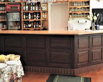 Hotel Dworek Osiecki - Osieki - Bar