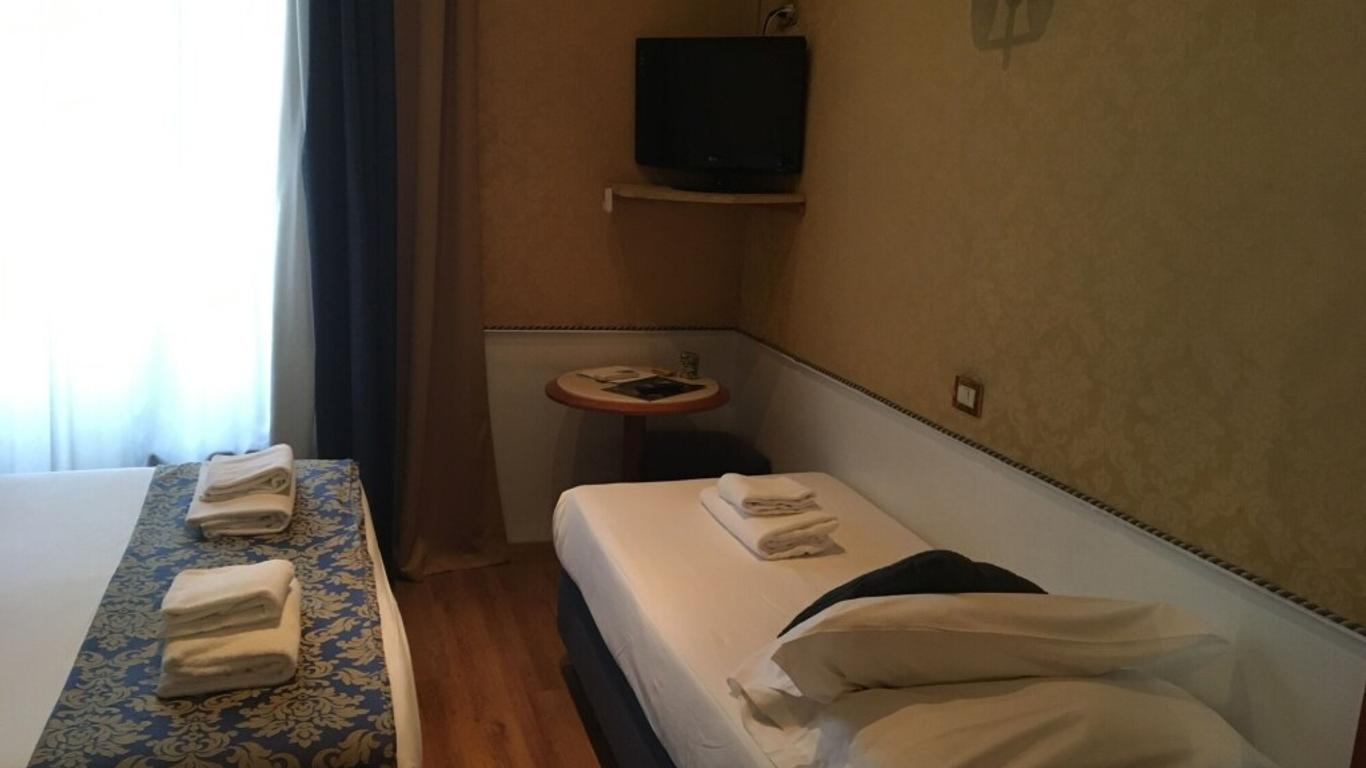 iH Hotels Piazza di Spagna View - Luxury Guest House