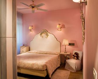 Hotel Serenella - Sirmione - Bedroom