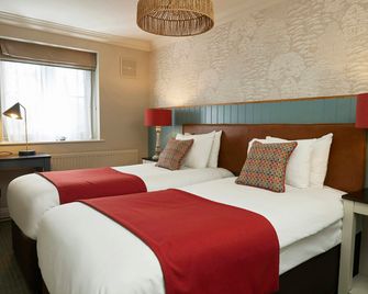 Feathers by Chef & Brewer Collection - Ware - Habitación