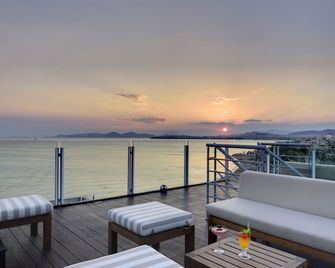 Poseidon Athens Hotel - Palaió Fáliro - Balcón