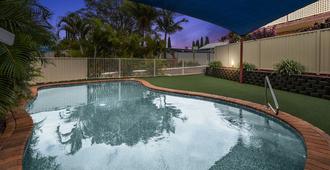 Kennedy Drive Airport Motel - Tweed Heads - Piscina