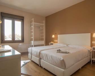 Hotel Los Cigarrales - טולדו - חדר שינה